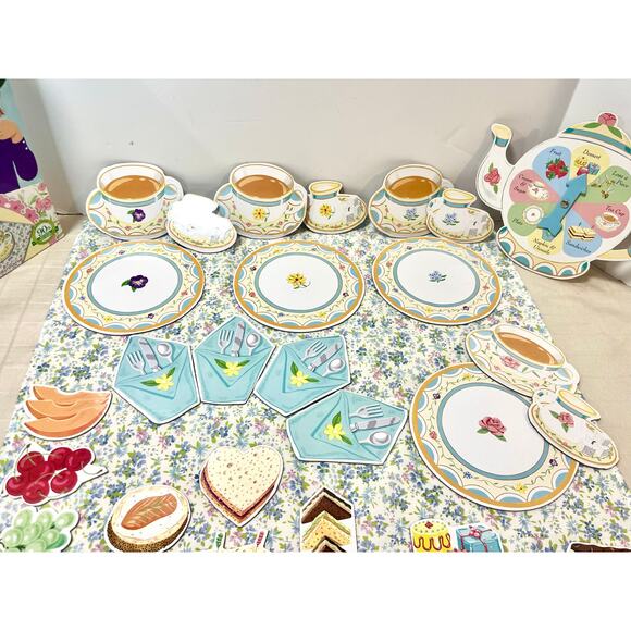 eeBoo Tea Party Spinner Game toy; 2 to 4 players; 15 - 30 play time - Picture 5 of 5